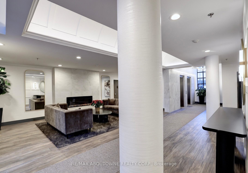 185-robinson-street-oakville-ontario-w12976502