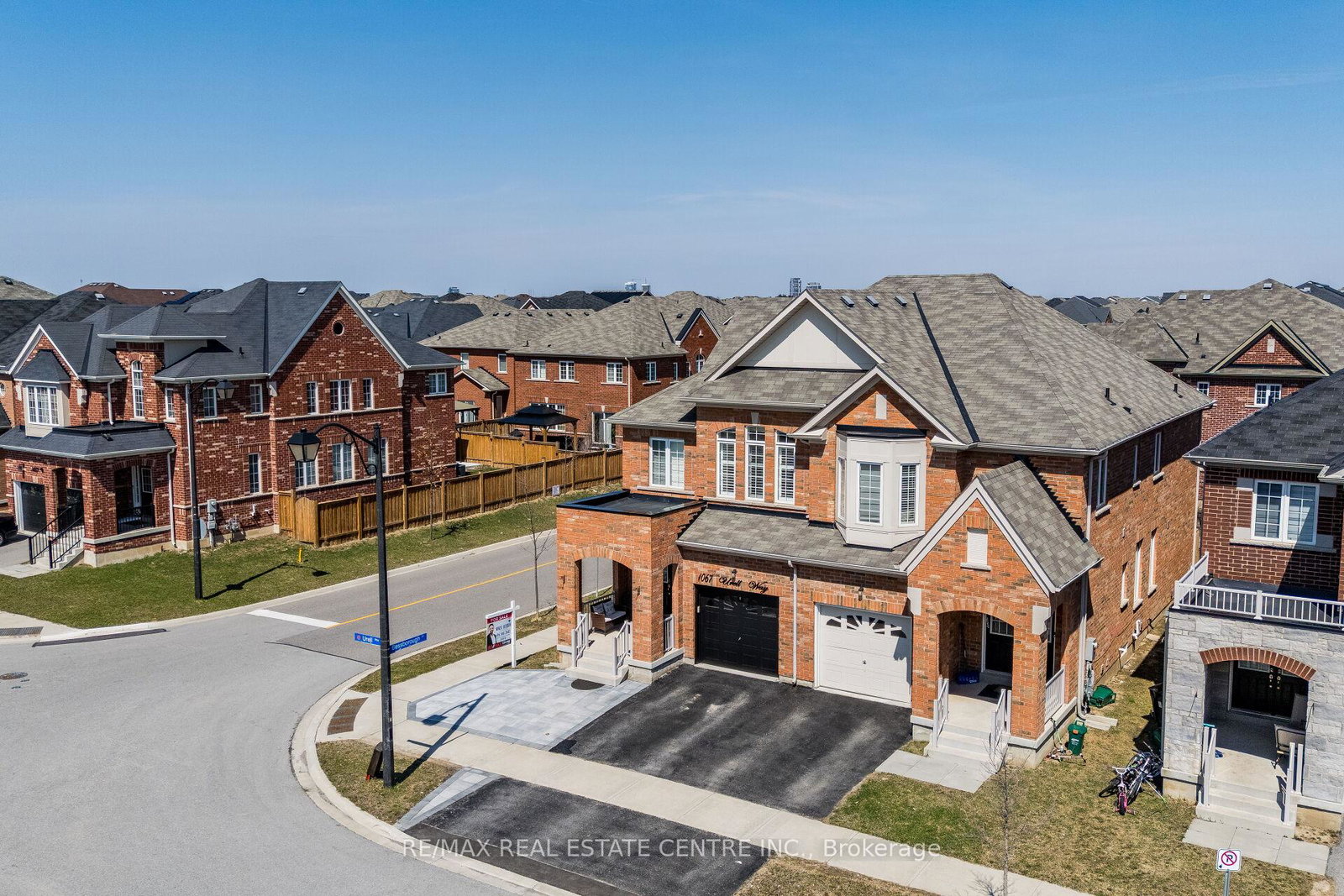 1067-urell-way-milton-ontario-w12976518