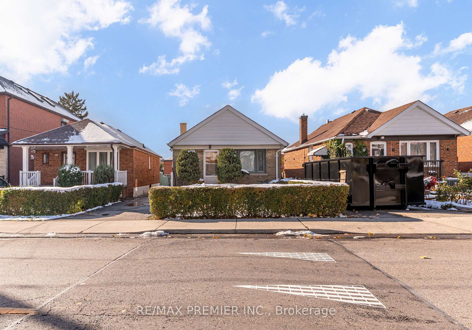 52-richardson-avenue-north-york-ontario-w12977120