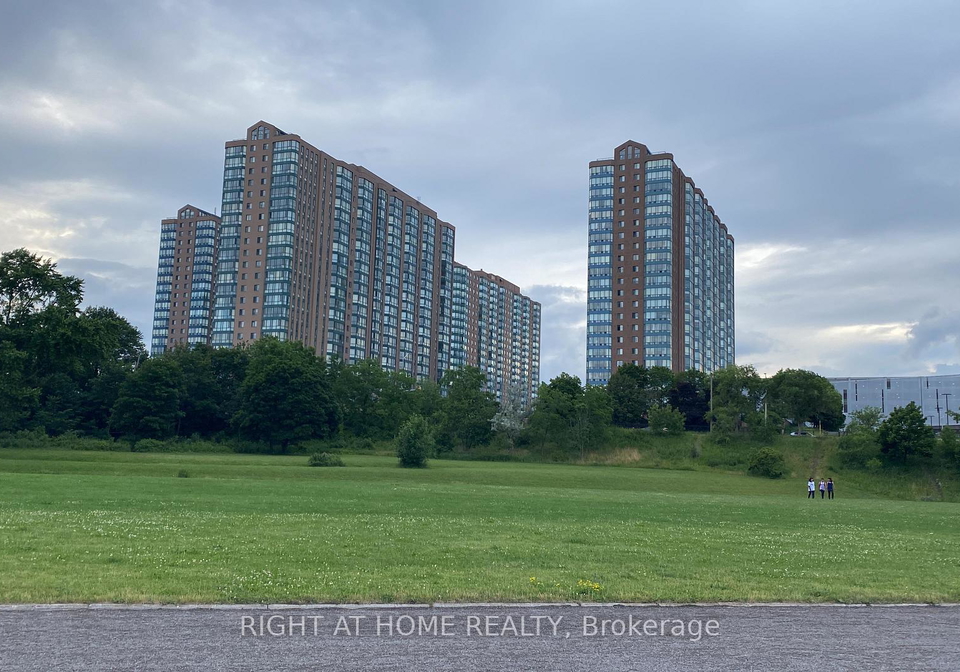 135-hillcrest-avenue-mississauga-ontario-w12977214