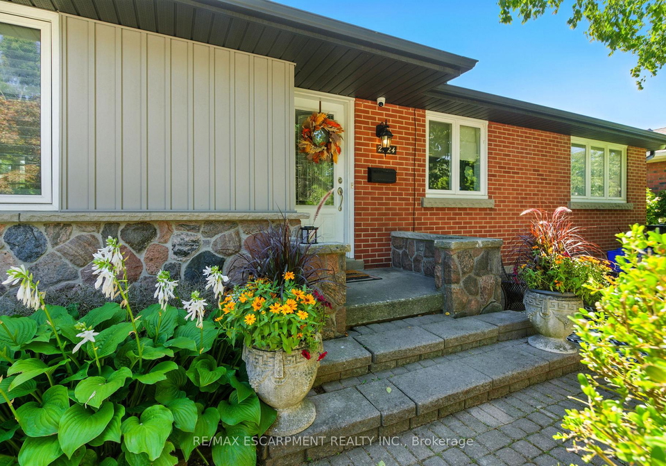 2224-ghent-avenue-burlington-ontario-w12977248