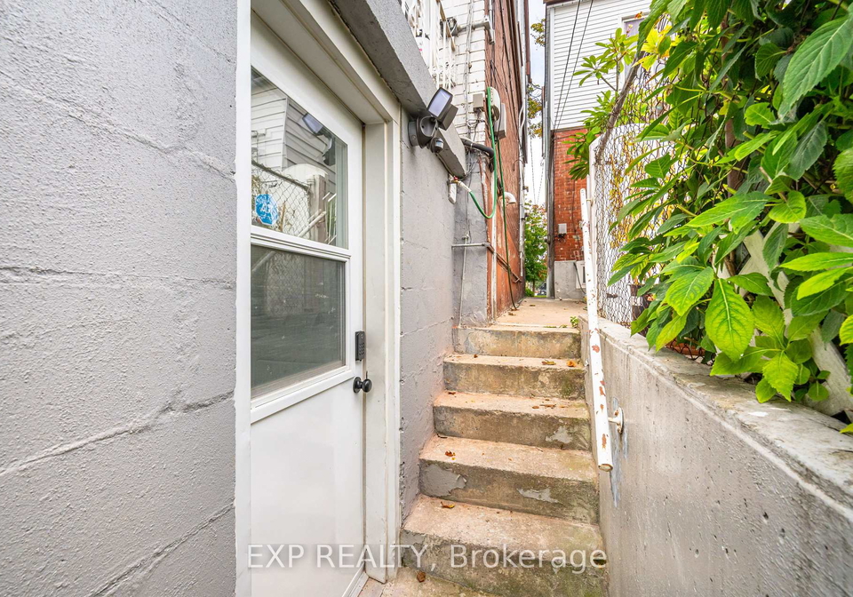 716-brock-avenue-toronto-ontario-w12977352