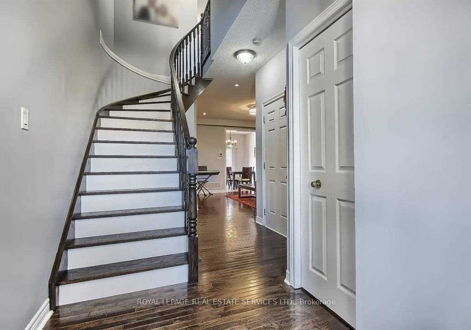 2423-grand-oak-trail-oakville-ontario-w12977556