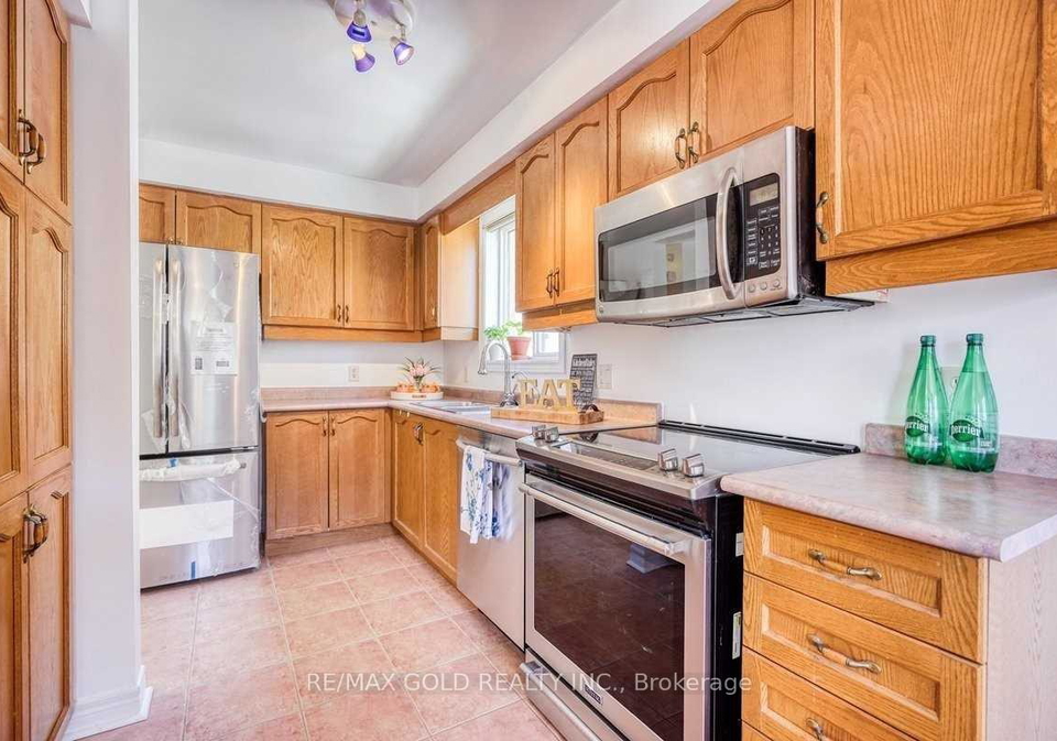 49-summerdale-crescent-brampton-ontario-w12977632