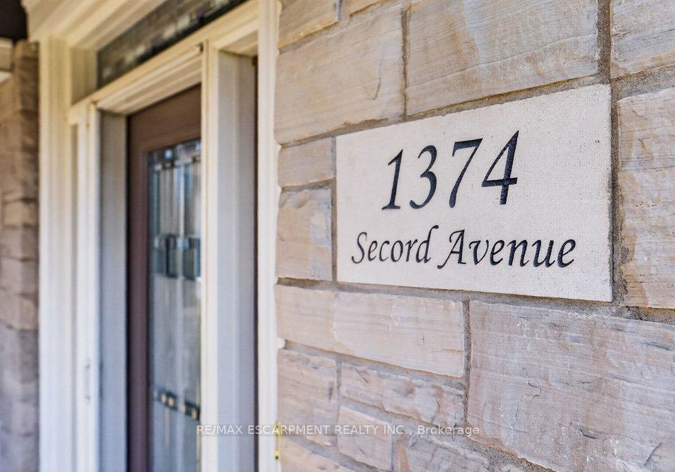 1374-secord-avenue-oakville-ontario-w12978376