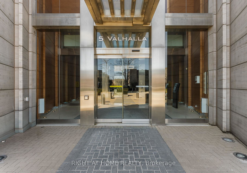 5-valhalla-inn-road-etobicoke-ontario-w12978462
