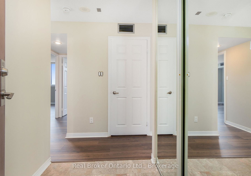 880-dundas-street-w-mississauga-ontario-w12978514