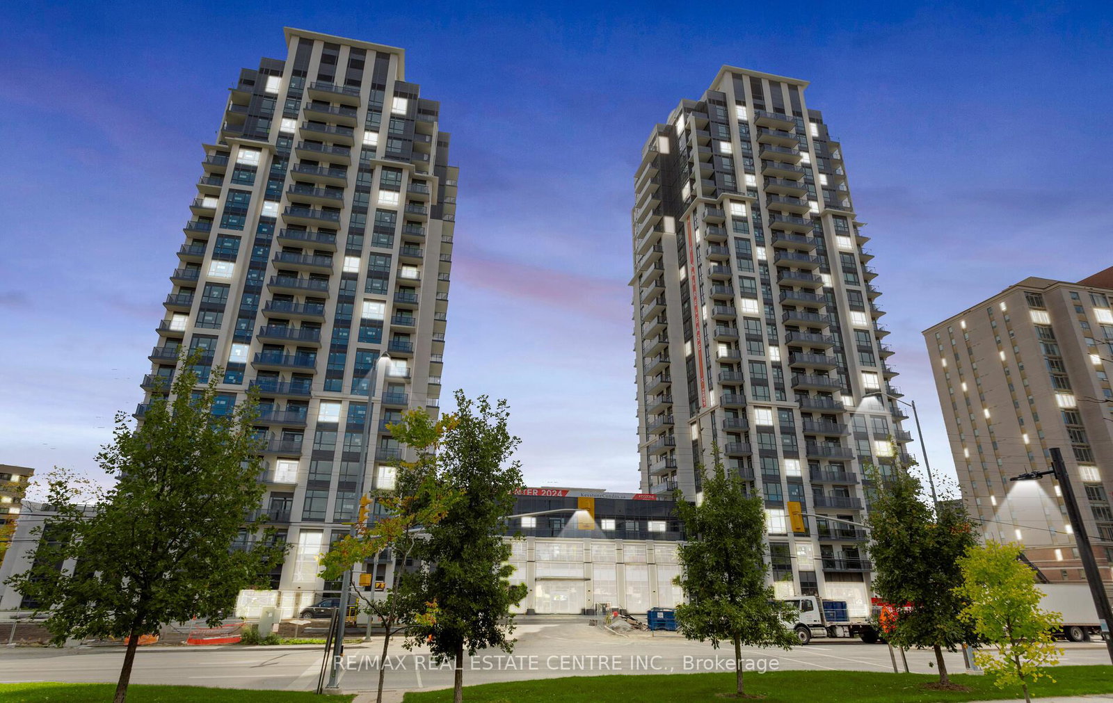 202-burnhamthorpe-road-e-mississauga-ontario-w12978556