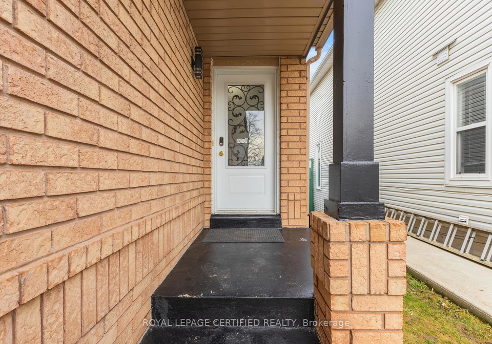 299-pressed-brick-drive-n-brampton-ontario-w12978796