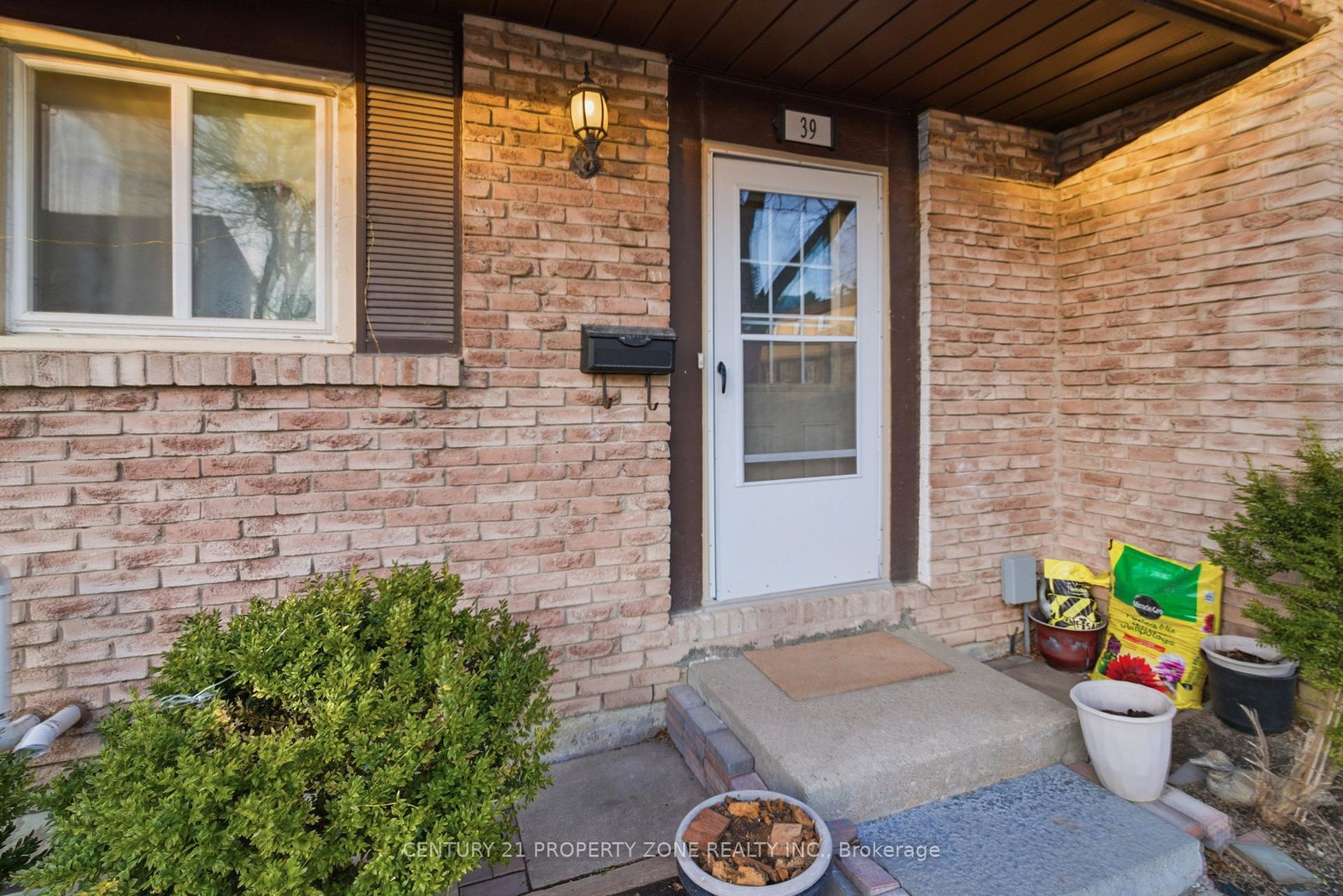 45-hansen-road-n-brampton-ontario-w12978948