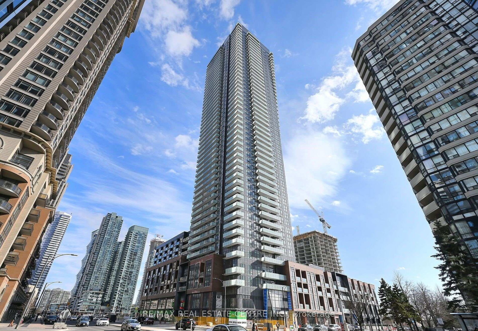 430-square-one-drive-mississauga-ontario-w12979146