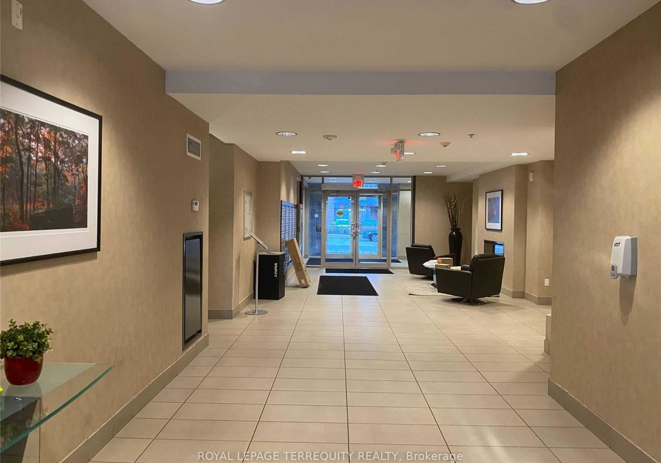 5317-upper-middle-road-burlington-ontario-w12979326