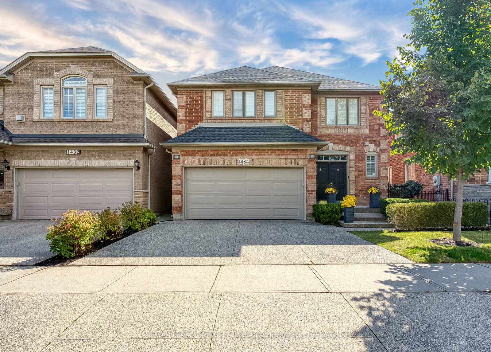 1434-gulledge-trail-oakville-ontario-w12979484