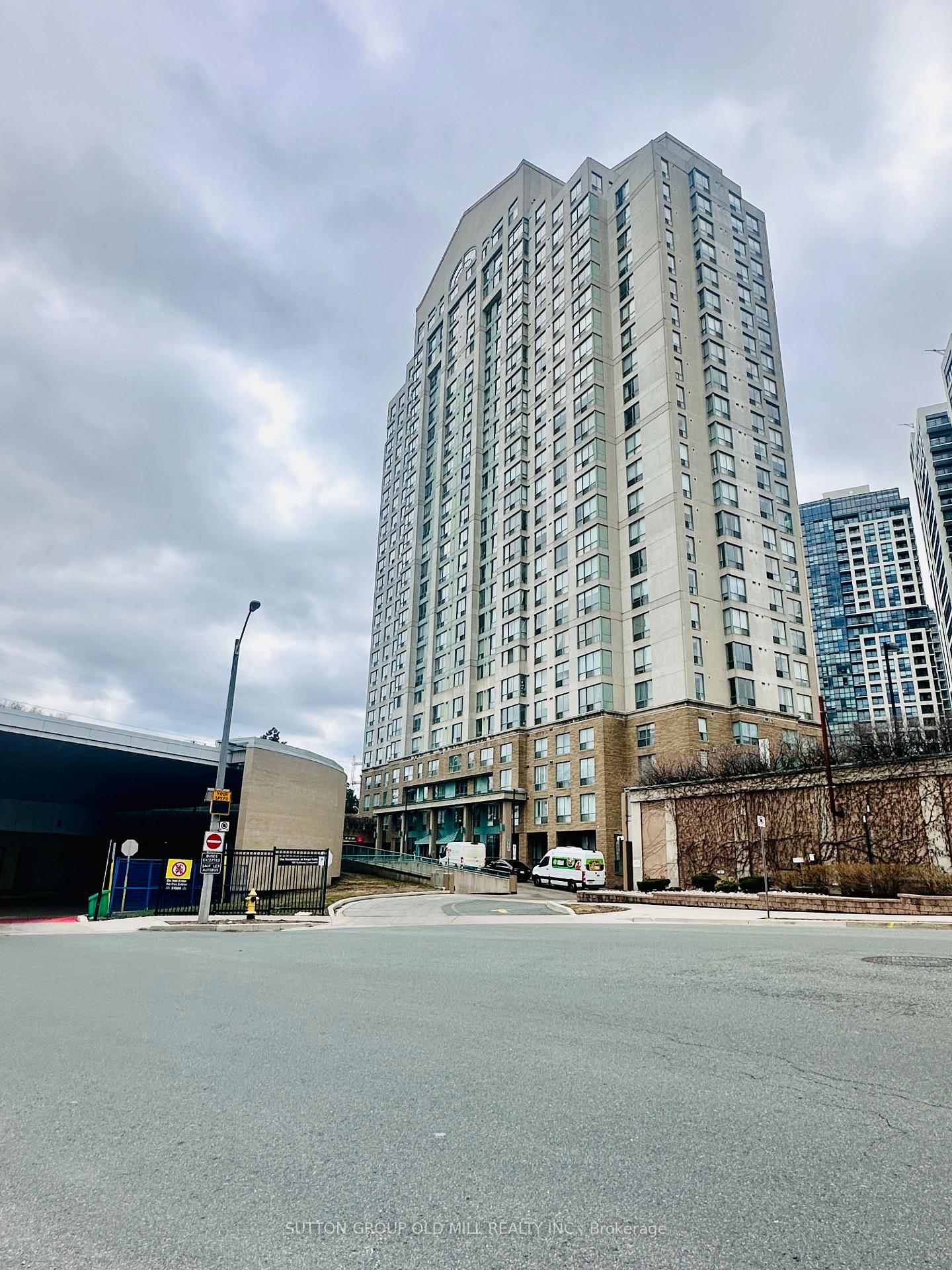 101-subway-crescent-etobicoke-ontario-w12979872