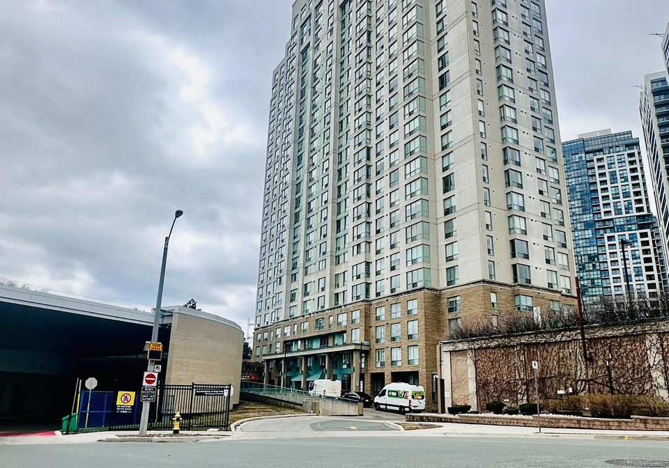 101-subway-crescent-etobicoke-ontario-w12979872