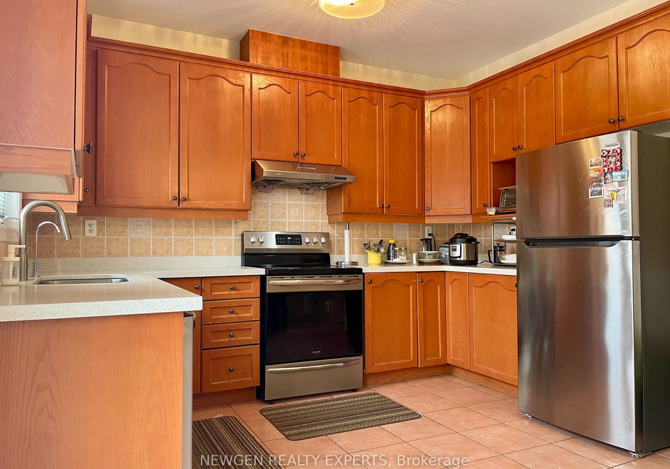 42-crystalview-crescent-brampton-ontario-w12979942
