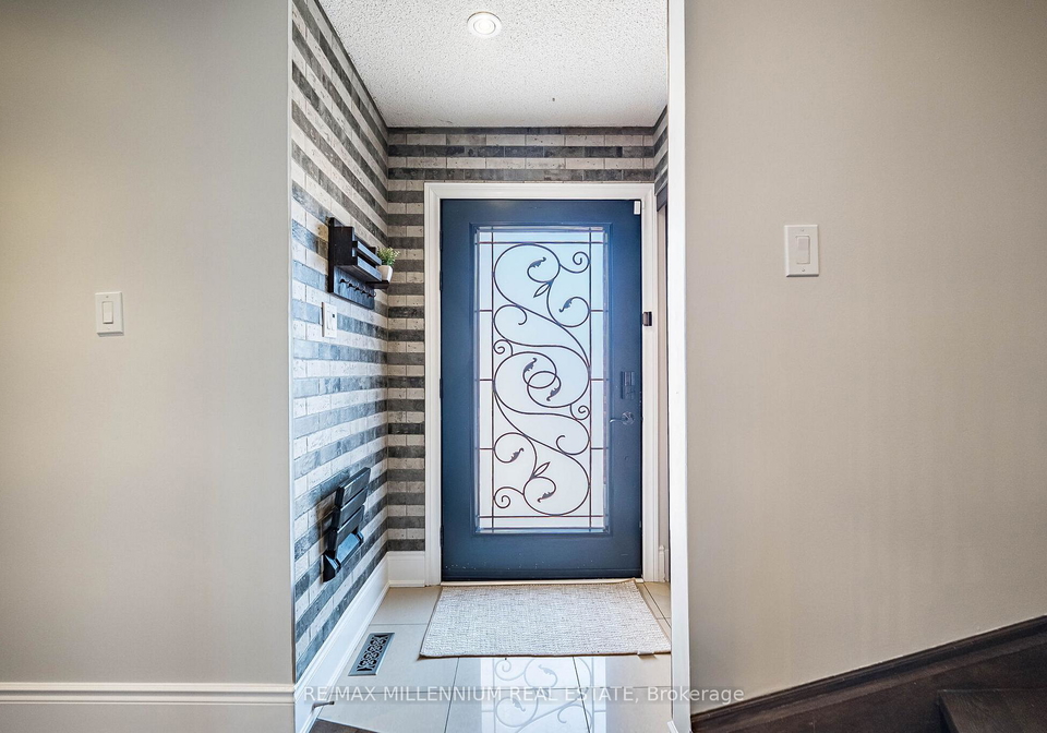 74-atkins-circle-brampton-ontario-w12980316