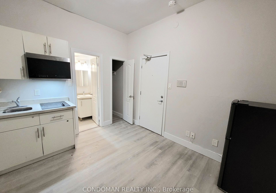 1371-king-street-w-toronto-ontario-w12980724