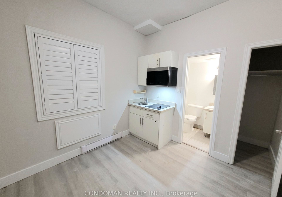 1371-king-street-w-toronto-ontario-w12980724