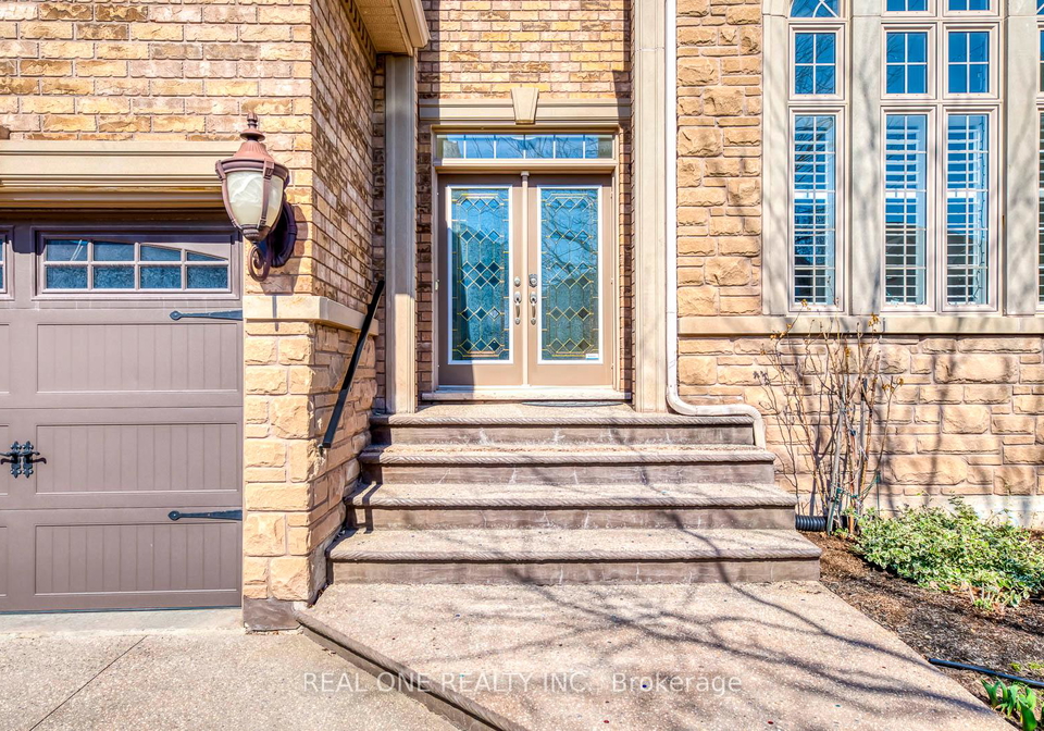 2361-rideau-drive-oakville-ontario-w12981064