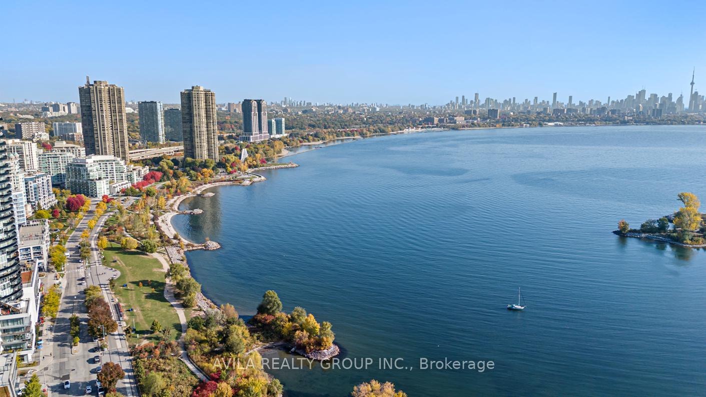 33-shore-breeze-drive-s-etobicoke-ontario-w12981204