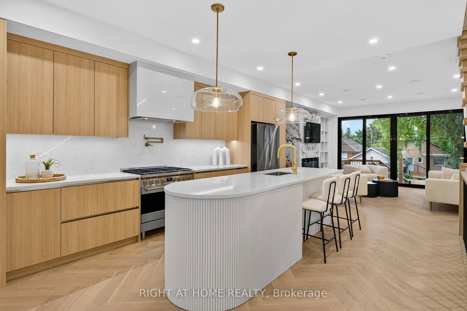 15a-rosemeade-avenue-etobicoke-ontario-w12981460