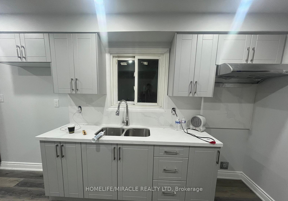 8-rotherglen-court-brampton-ontario-w12981752