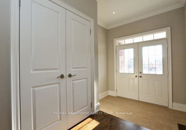 2430-whistling-springs-crescent-oakville-ontario-w12982034