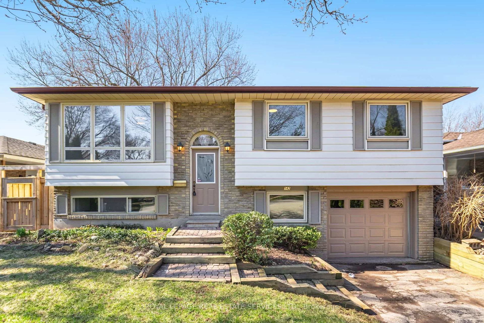 142-osborne-crescent-nw-oakville-ontario-w12982136