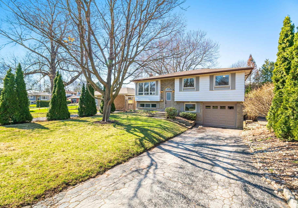 142-osborne-crescent-nw-oakville-ontario-w12982136