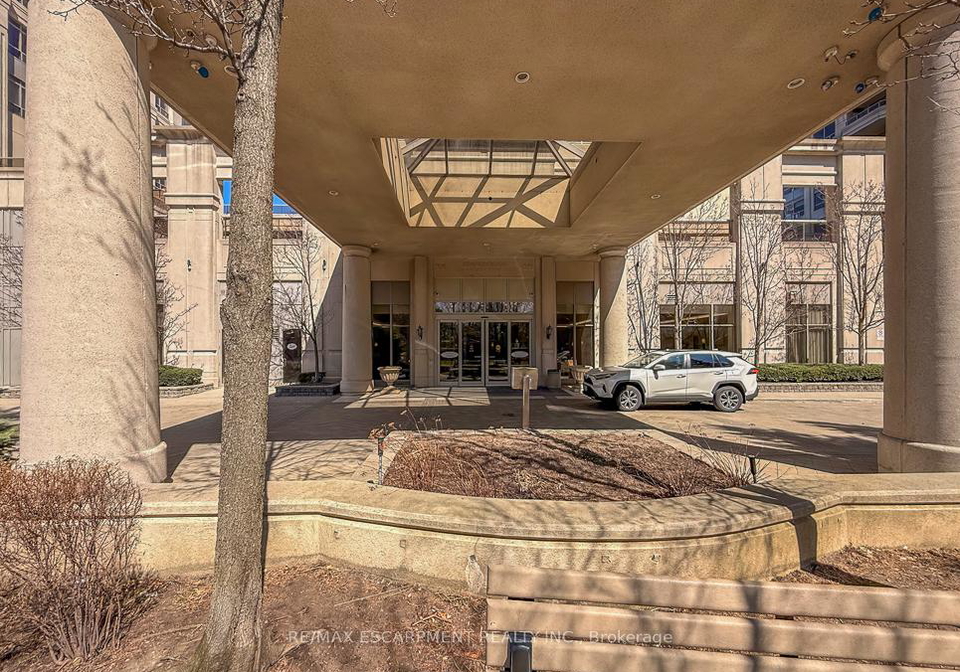 35-kingsbridge-garden-circle-mississauga-ontario-w12982324