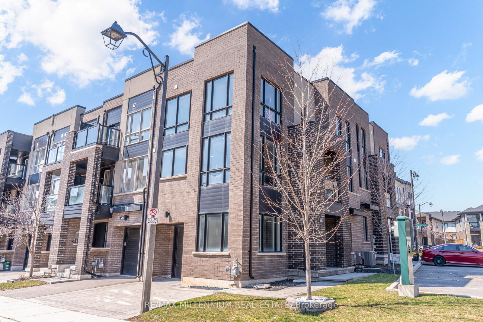 3058-blacktusk-common-oakville-ontario-w12982568