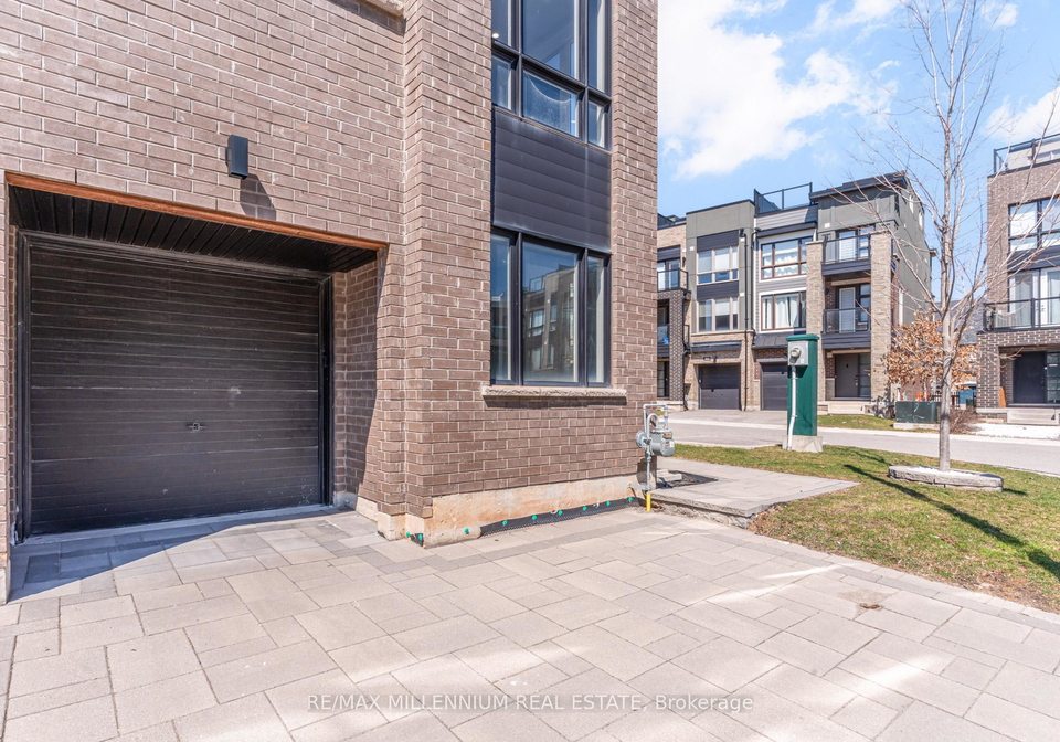 3058-blacktusk-common-oakville-ontario-w12982568