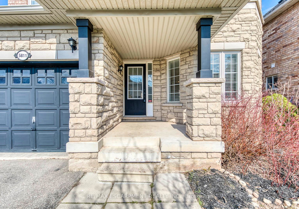5811-page-crescent-burlington-ontario-w12982682