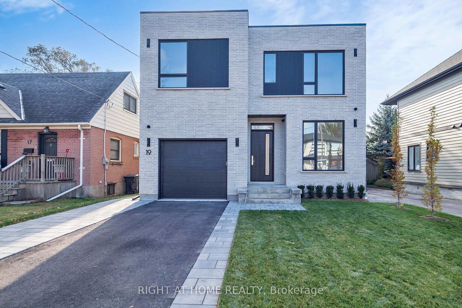 19-putney-road-etobicoke-ontario-w12982740