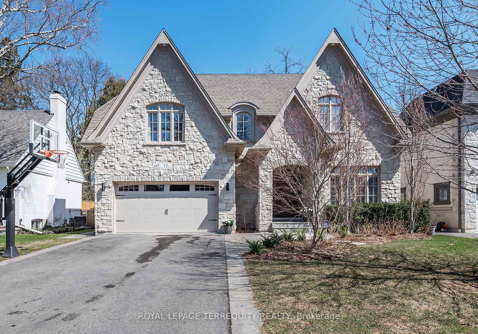 11-chestnut-hills-parkway-etobicoke-ontario-w12982828