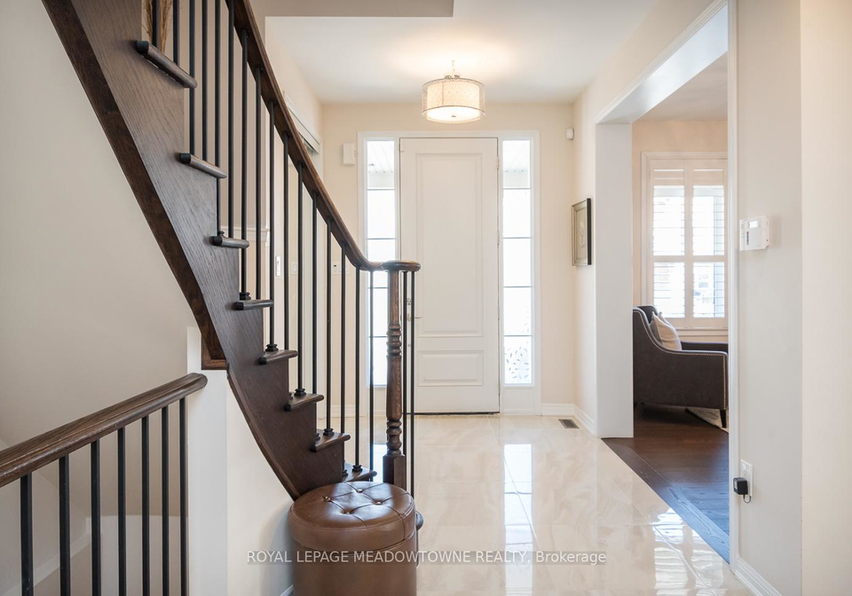 352-peregrine-way-milton-ontario-w12983332