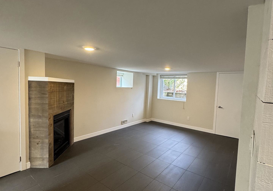 40-bond-street-oakville-ontario-w12983508