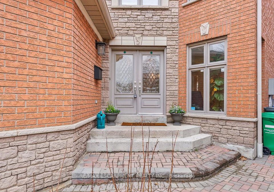 5360-landsborough-avenue-mississauga-ontario-w12984762