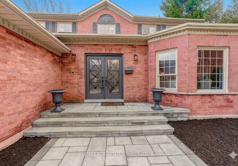 9-morrison-creek-crescent-oakville-ontario-w12985370