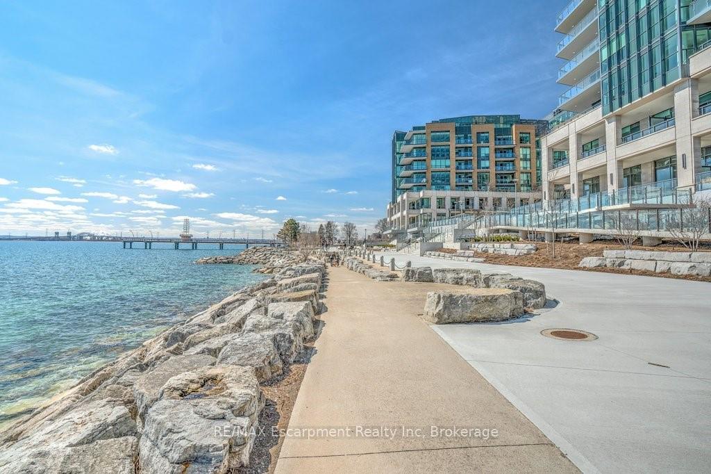 2060-lakeshore-road-burlington-ontario-w12985752