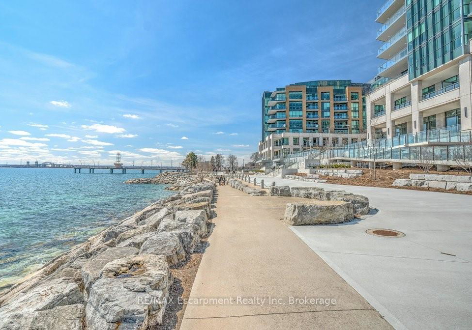 2060-lakeshore-road-burlington-ontario-w12985752
