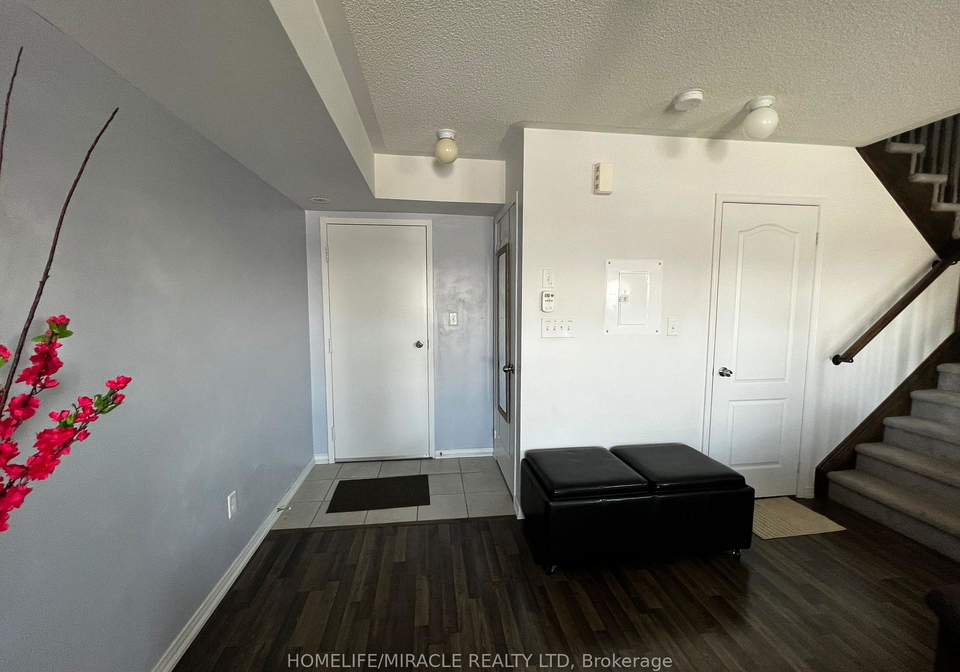 2504-post-road-n-oakville-ontario-w12985986