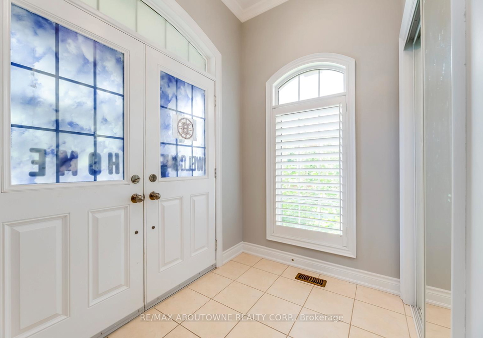 2481-taylorwood-drive-oakville-ontario-w12986154