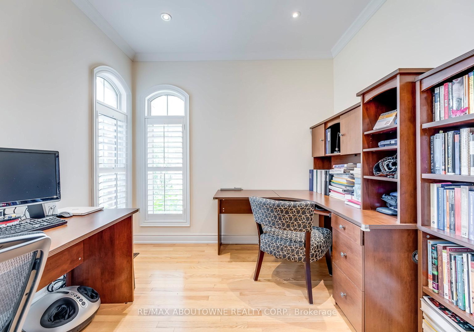 2481-taylorwood-drive-oakville-ontario-w12986154