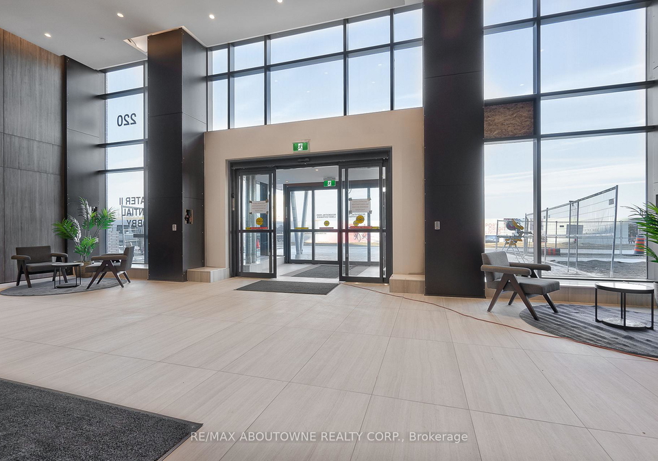 220-missinnihe-way-w-mississauga-ontario-w12986594