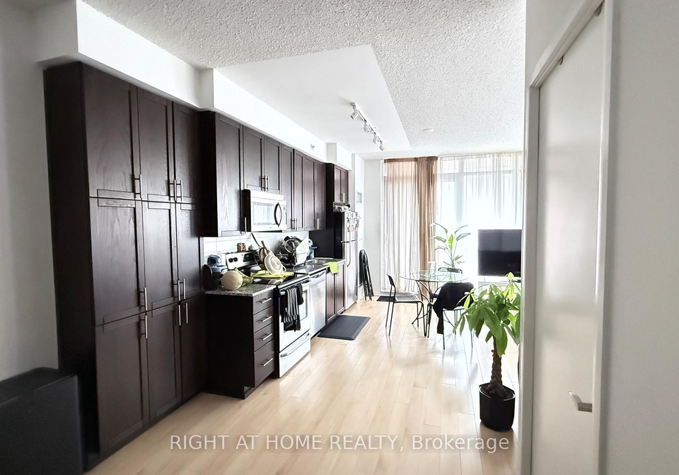 800-lawrence-avenue-w-north-york-ontario-w12986682