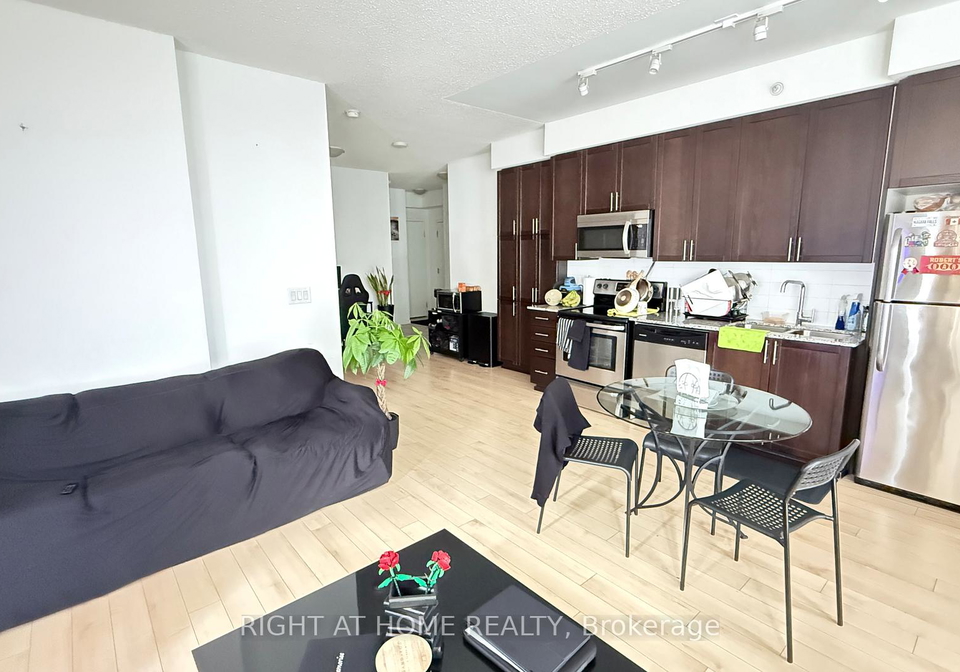 800-lawrence-avenue-w-north-york-ontario-w12986682