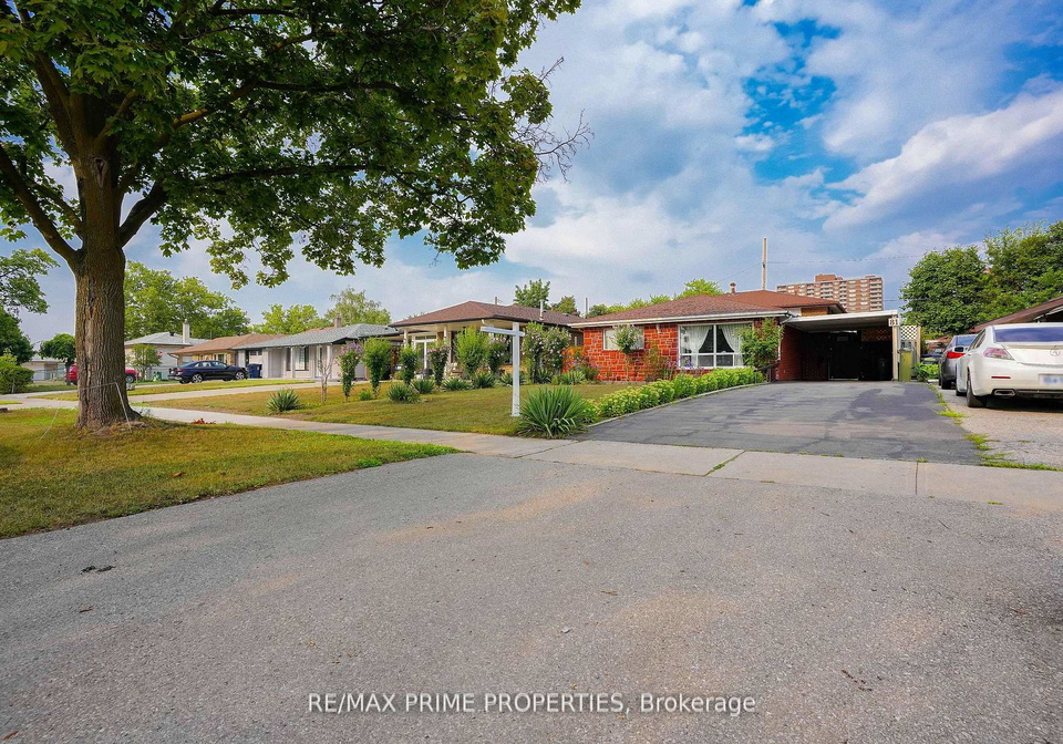 81-silverstone-drive-etobicoke-ontario-w12986836