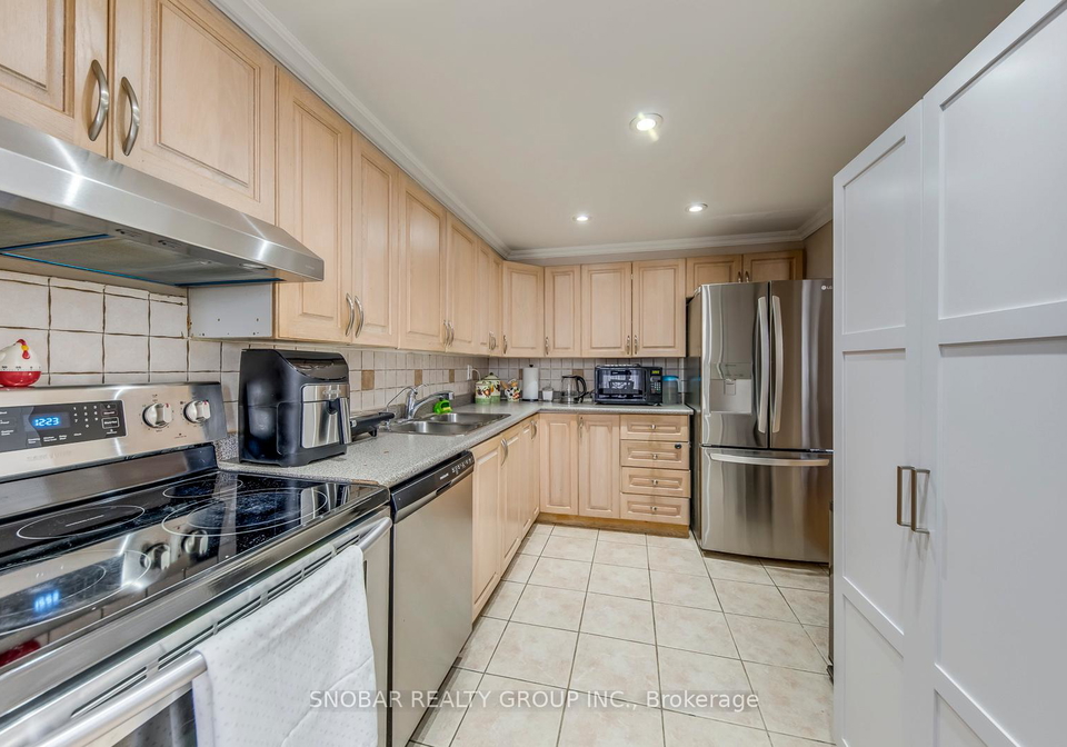 11-wincott-drive-etobicoke-ontario-w12987230